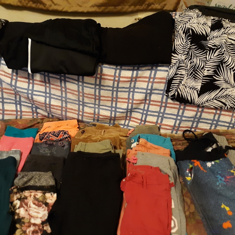 Different sizes leggings and pants